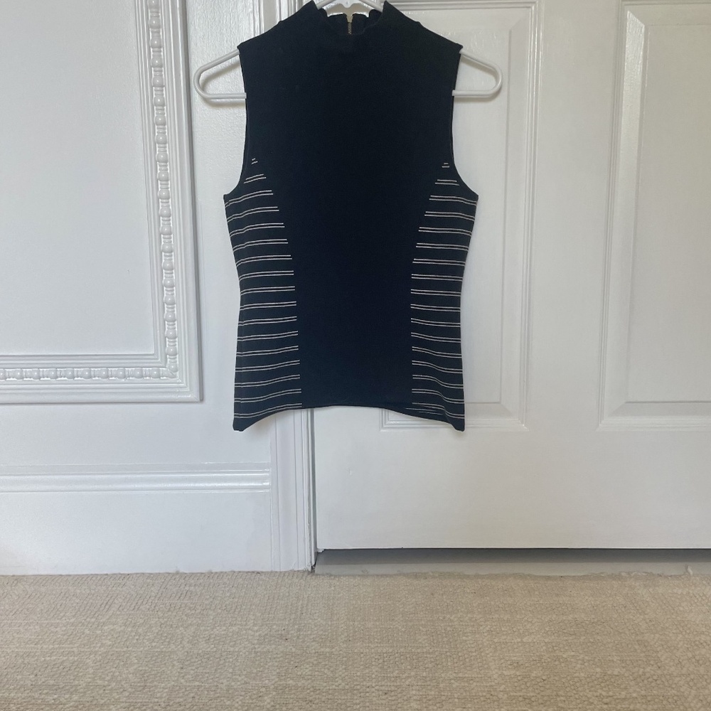 White House Black Market  Sleevless Mock Turtle Neck Summer Sweater